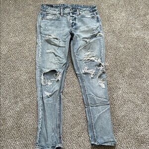 AE ripped blue jeans, tomgirl style